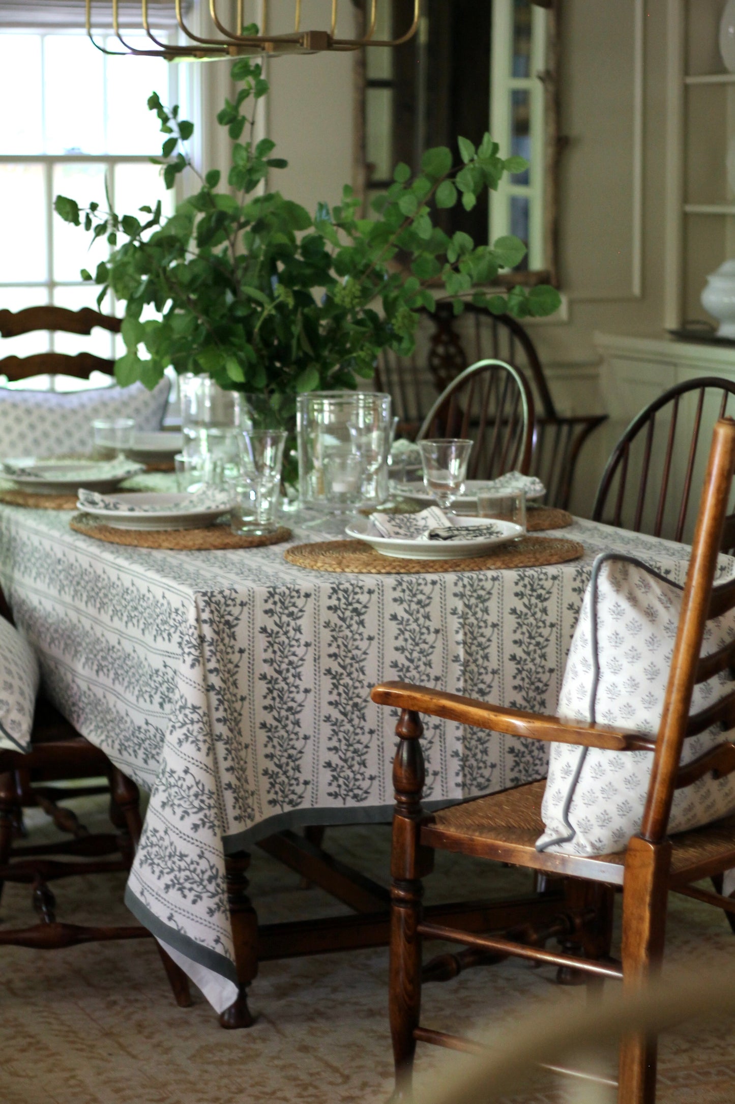 Boxwood Tablecloths in Navy