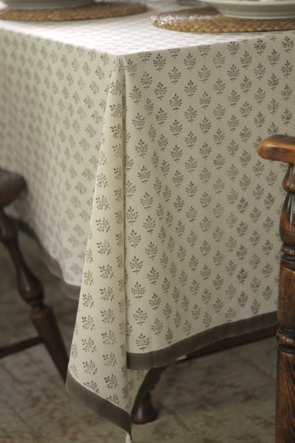 Privet Berry Tablecloths in Walnut