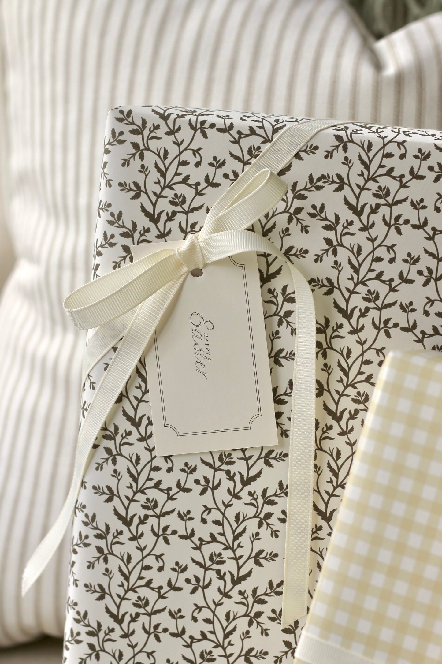 Carolyn Wrapping Papers in Chocolate